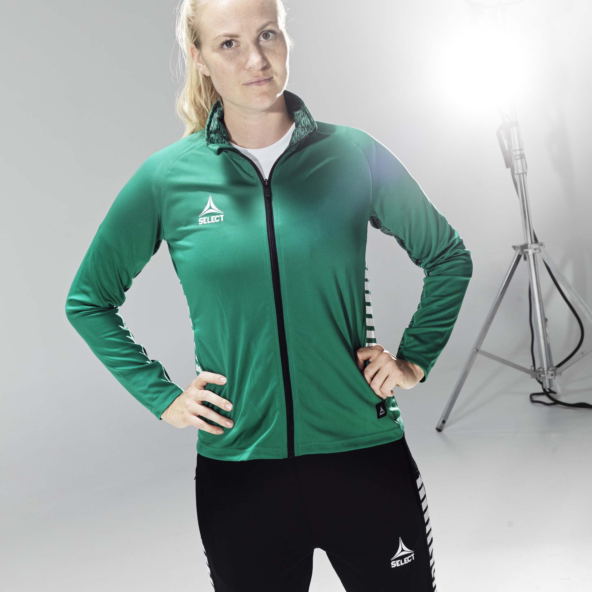 Training discount jacket women